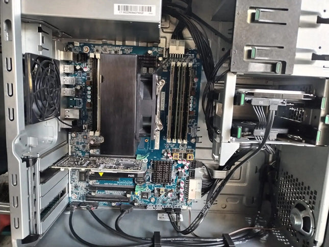 Hp Z440 Xeon E5-1620 V4 32gb Ram 240gb Ssd Workstation